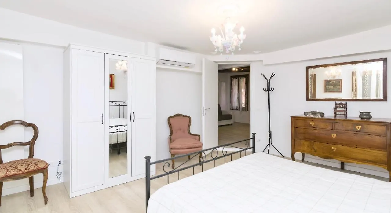 Ca' Alberto Apartments Venice 0*,  Italy