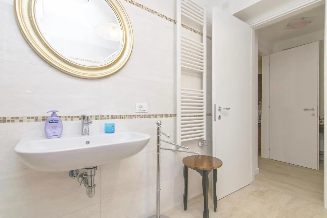 Ca' Alberto Apartments Venice 0*,  Italy
